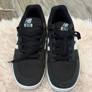 New Balance 425 Men's Black and White Sneakers
